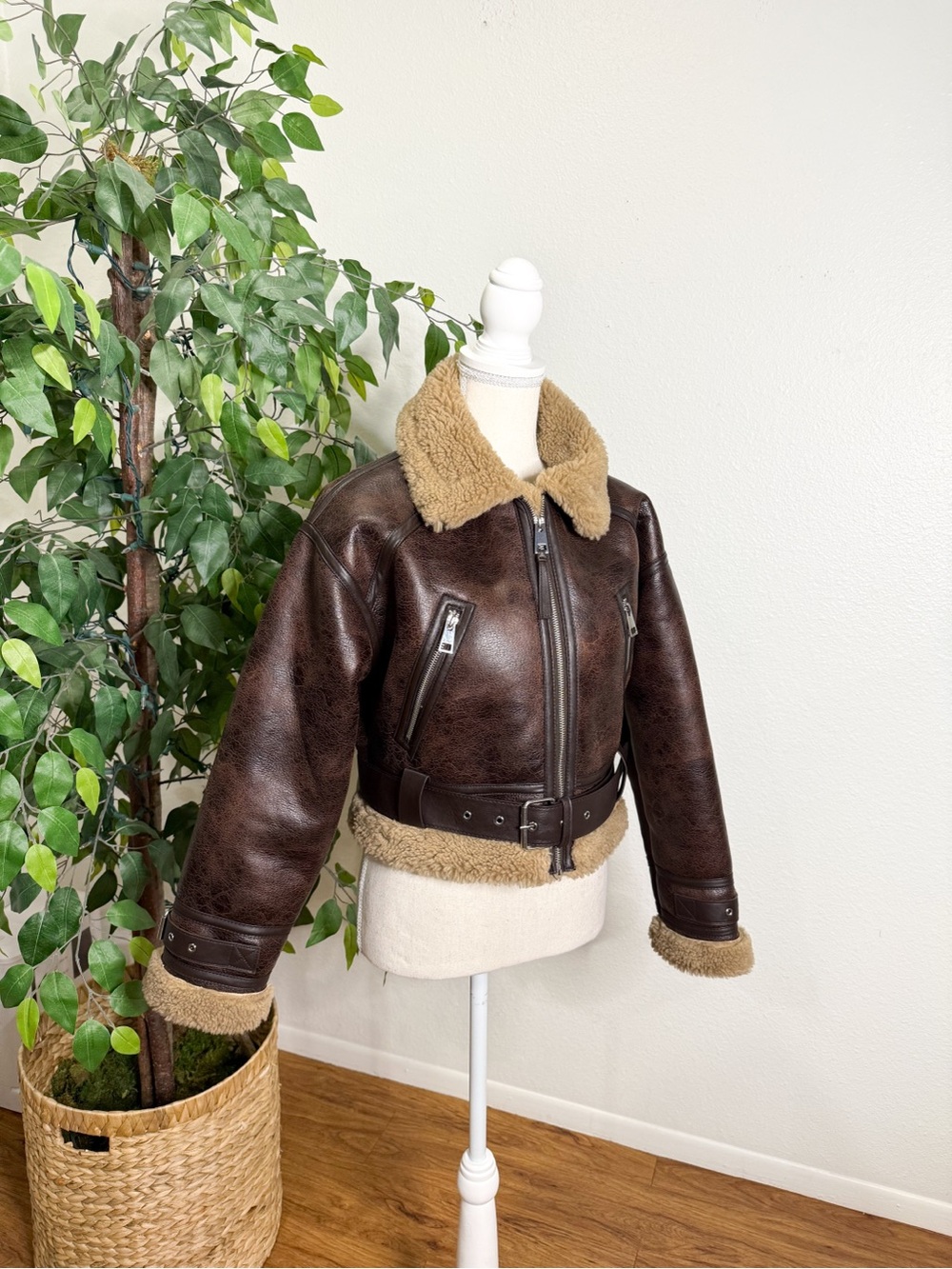 ZARA Faux Shearling Aviator Jacket
Size XS Brown Faux Leather Sherpa Moto Jacket - Picture 6 of 13